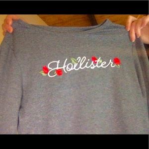 Super cute cropped grey hollister shirt